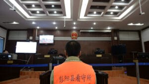 16 trestov smrti pre telefonických podvodníkov: Čína rozbila veľké gangy