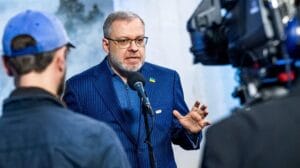 Z vlaku k vyšetrovateľom? Bezbrehá korupcia na Ukrajine.