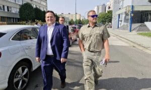 Sudca Hajduk, dnes škandalózne rozhodol v prospech Čurillovcov, je s nimi prepojený