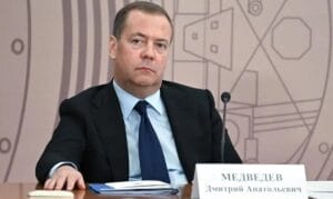 Medvedev: Zelenskyj buď stratí dôveru Západu, alebo ho obesia jeho vlastní nacisti