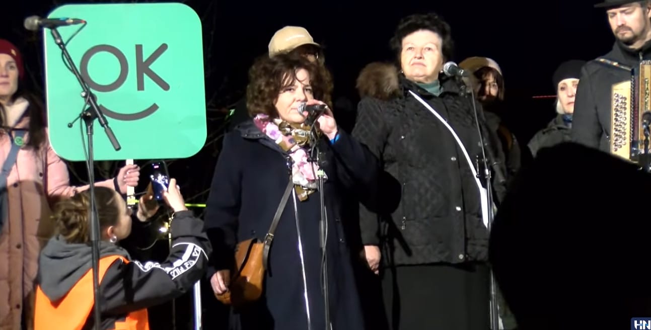 Debilizácia a primitivizácia protestov