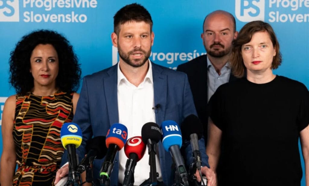 Kvikot Jaurovej, klanu Šimečkovcov a Kleinertovcov - ktorým ide iba o peniaze