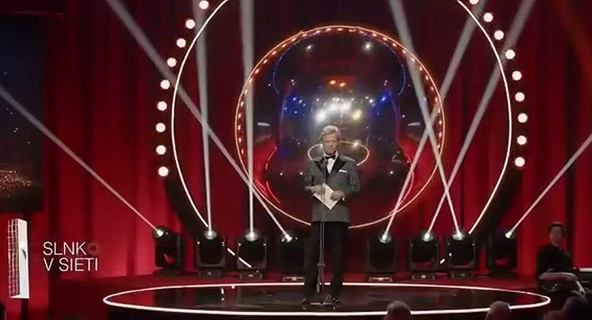 Večný komediant Maroško od Kramárov „vykrikuje dosť bolo toho Fica“