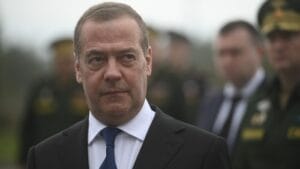 Medvedev: Rusko má okrem Orešniku a Poseidonu aj iné zbrane