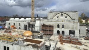 Moslimovia stavajú mešity na Západe, zatiaľ čo doma prenasledujú kresťanov