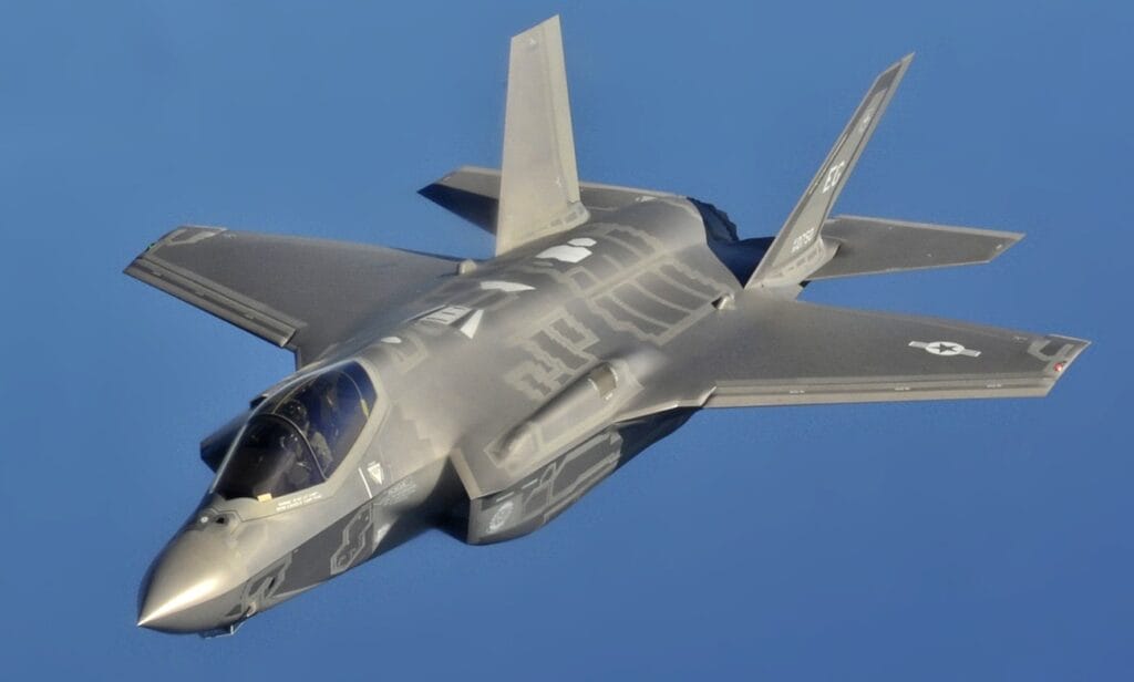 Koniec rádiovej ilúzie: Česko zavedie svoje „neviditeľné F35“ v dobe, keď sú už vidieť.