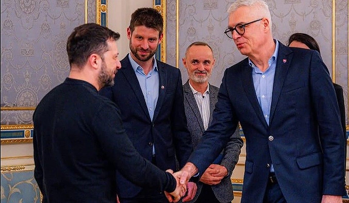 Korčok nieje schopný byť pro- Slovenský, iba pro- Ukrajinský. Že mu nie je hanba