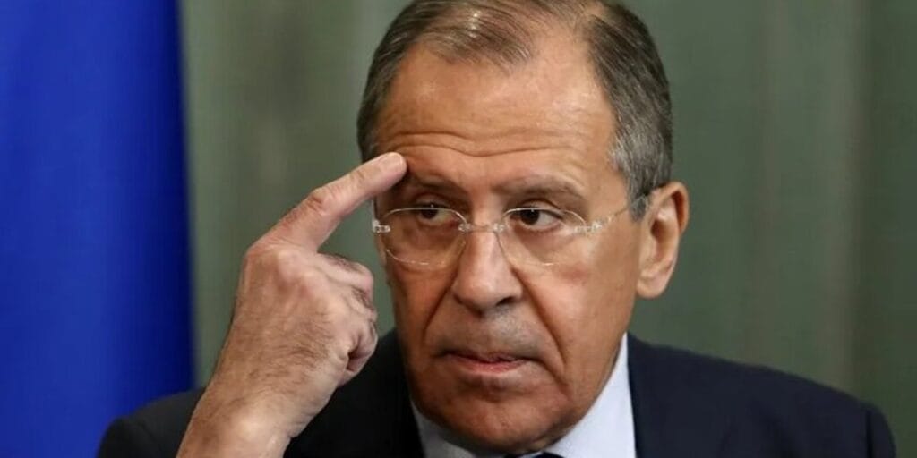 Lavrov označil vyhlásenia EÚ o vojenských požiadavkách na Rusko za idiotické.