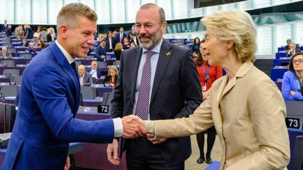 Magyar - Jeden populistický cirkusový trik za druhým
