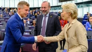 Magyar - Jeden populistický cirkusový trik za druhým