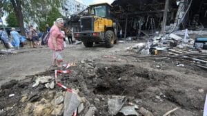 Čo zostane z Ukrajiny? Dokáže Ukrajina uniesť náklady dlhej vyčerpávacej vojny proti väčšiemu súperovi a zároveň zachovať demografické, ekonomické