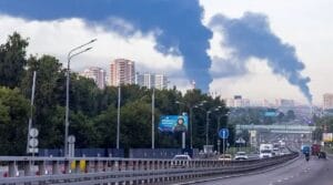 Masívny útok viac ako 400 dronov na Moskvu