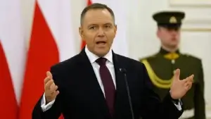 Nawrocki tvrdo o banderovcoch: Požaduje zákaz červeno-čiernej vlajky UPA v Poľsku