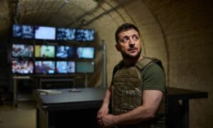 Zelenskyj sa hanebne ukrýva v Európe počas ruských útokov