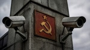 Akých hlupákov v Sme a spol, robia zo Slovákov? Kamery s kosákom a kladivom