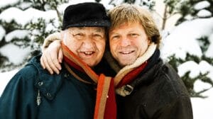 M. Kramár syn šéfa komunistov na Novej scéne (Predseda ZO KSS). Ani by som o týchto dvoch nezavadil, keby sa Maroš Kramár neustále nevyjadroval o Robertovi Ficovi, že súdruh
