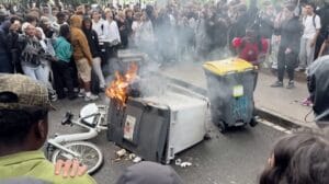 BBC: Stovky zatknutých na protestoch vo Francúzsku