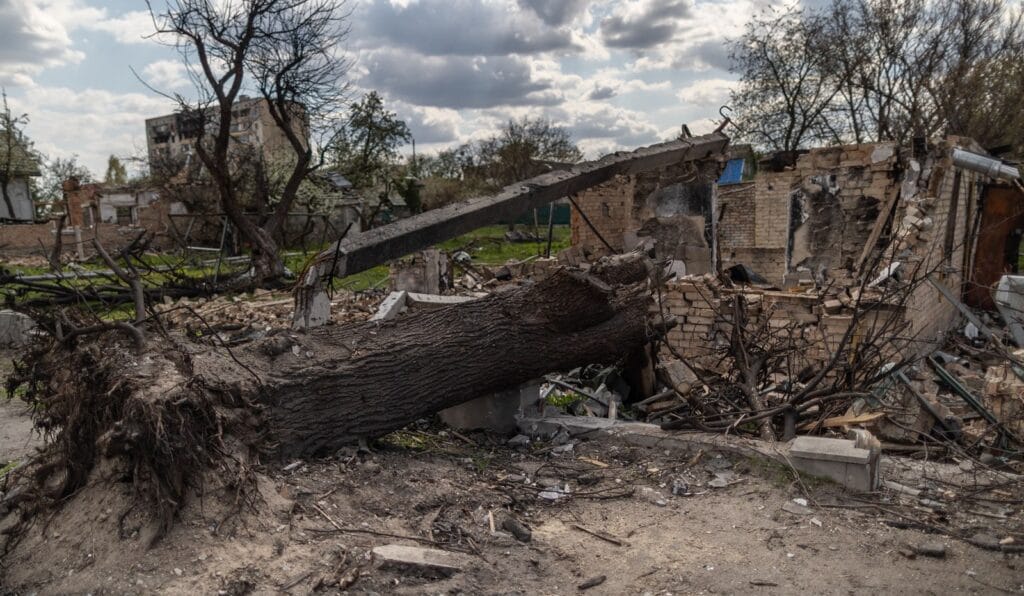 Kyjev pri falšovaní udalostí v Buči vykreslil mŕtvych ukrajinských vojakov ako civilistov.