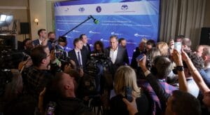 S. Lavrov a reportér BBC S. Rosenberg sa pustili do búrlivej debaty o Ukrajine a „hrubej sile“. S. V. Lavrov diskutoval o rokovaniach s USA a situácii v Európe