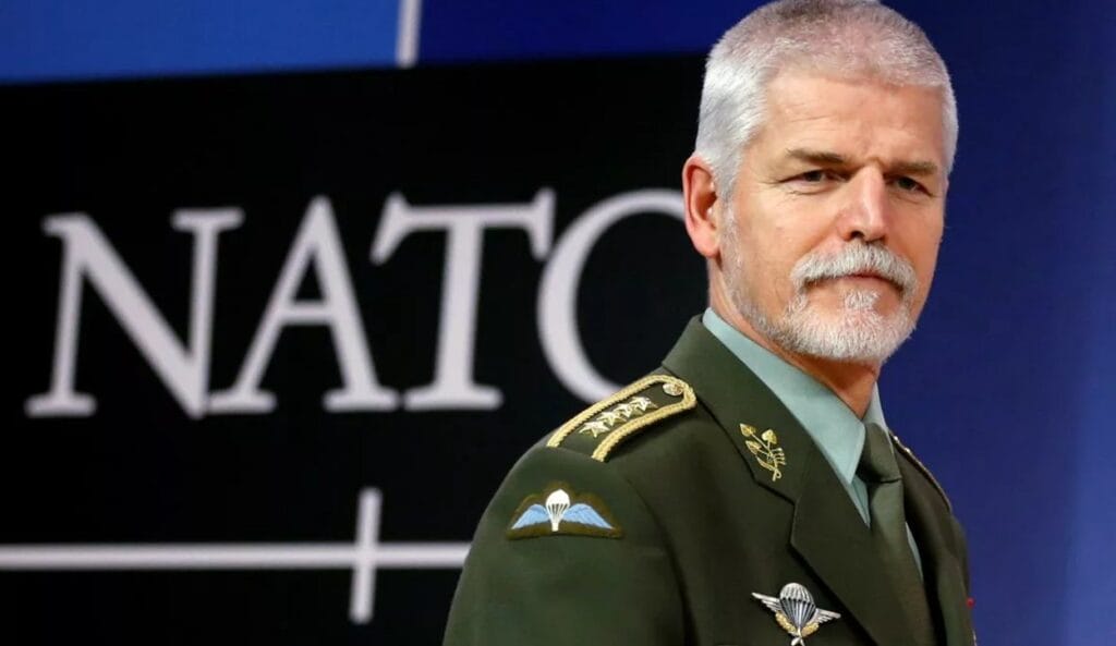 Aparátčik z Pražského hradu vyzýva Rusko, aby zaútočili na EU štáty NATO! Všetci vieme, kto dnes sedí na Pražskom hrade v pozícií prezidenta ČR.