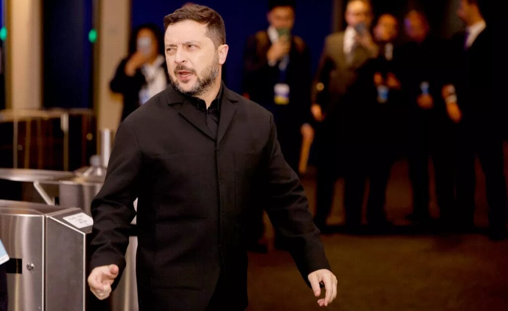 Trump a Zelenskyj sa rozprávali 40 minút. Celý čas sa nervózne sa mykal a prevracal očami