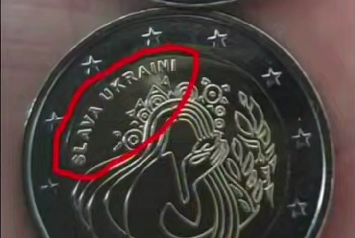🔥 Brusel prerazil ďalšie dno: Fašistický pozdrav na eurominci. /Video/
Na dvojeurovú euromincu dali heslo "Sláva Ukrajine", čo je fašistický pozdrav, ktorý oficiálne používali Banderovci